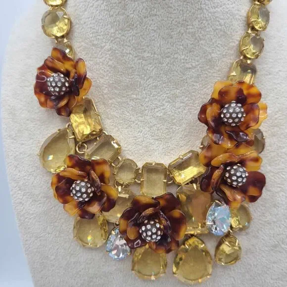 NWOT J Crew Tortoise Clear and Gold Crystal Statement Flower Necklace - Picture 2 of 12